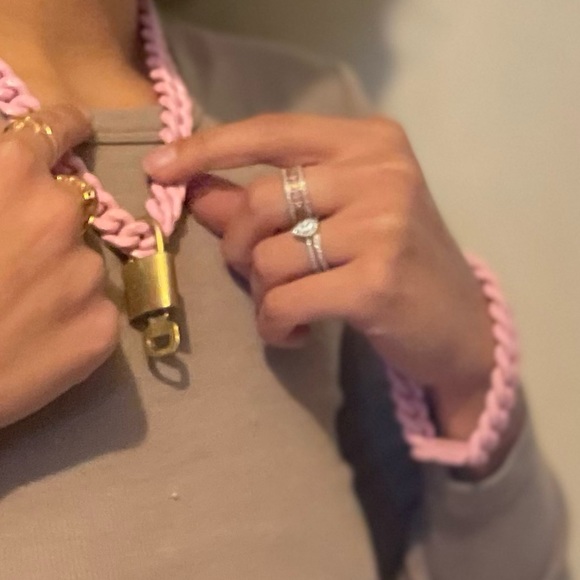 Authentic Louis Vuttion Padlock💌 Pink set included - Picture 5 of 8